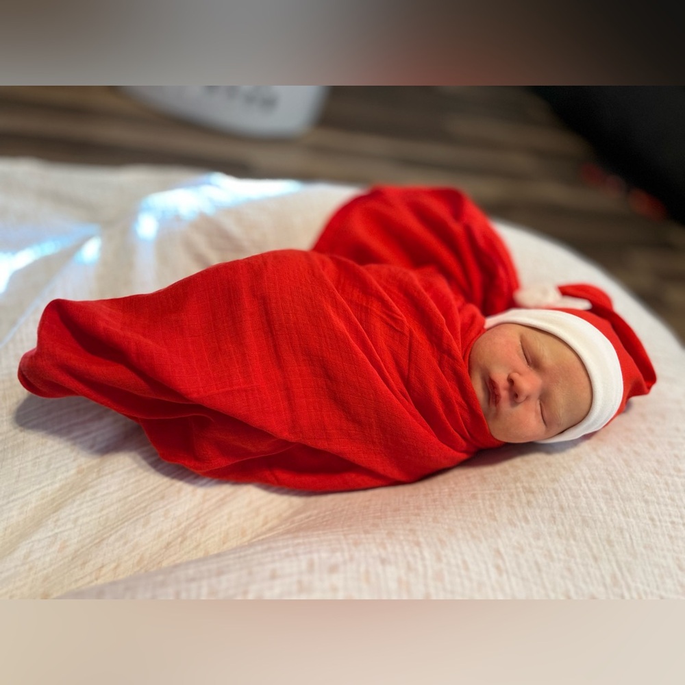 Santa Muslin Swaddle and Hat Set